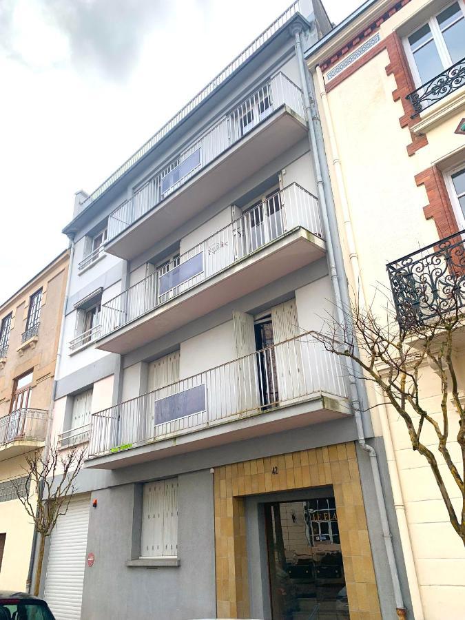 Le Callou - Parking - Face Aux Thermes - Rez De Chaussee Vichy Exteriör bild